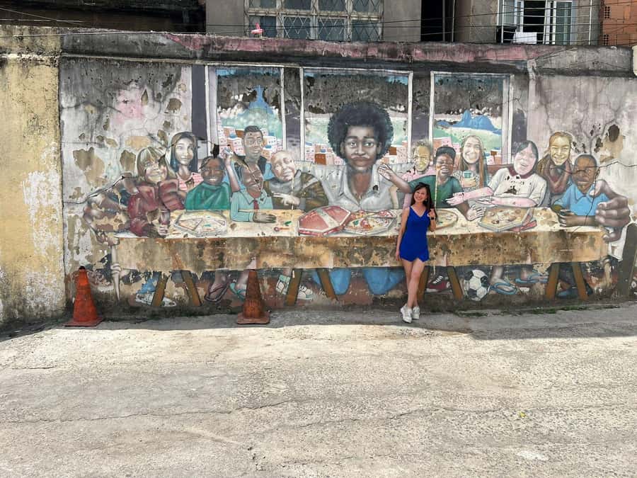 A Walk in the Rocinha Favela: Women Leading the Way - Arts and crafts market stop: where to spend time, not just money