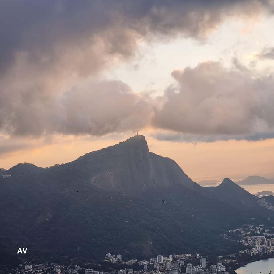 AVenturismo 2 Irmãos hill + Vidigal Favela - Restaurant break and local food market visit: eat like you’re inside the day