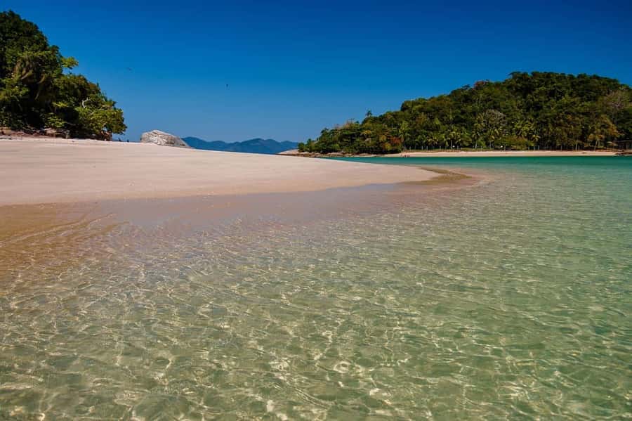 From Rio de Janeiro: Angra dos Reis Boat Trip with Lunch - Beach stops you’ll actually remember