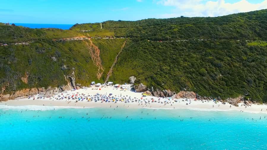 From Rio de Janeiro: Arraial do Cabo Boat Trip with Lunch - Forno, Farol, Atalaia, and the Blue Groot view: how stops feel