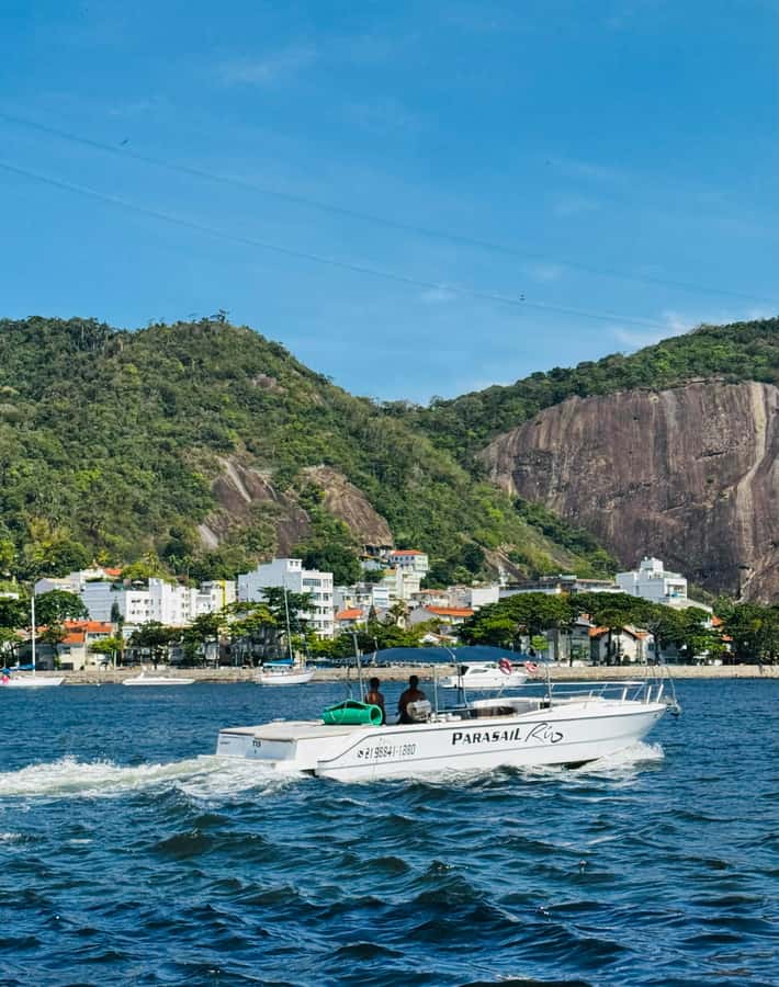 From Rio de Janeiro: Private Speedboat Tour - Route options around Rio: Urca, Vermelha Beach, and Niterói (plus Ilha da Laje)