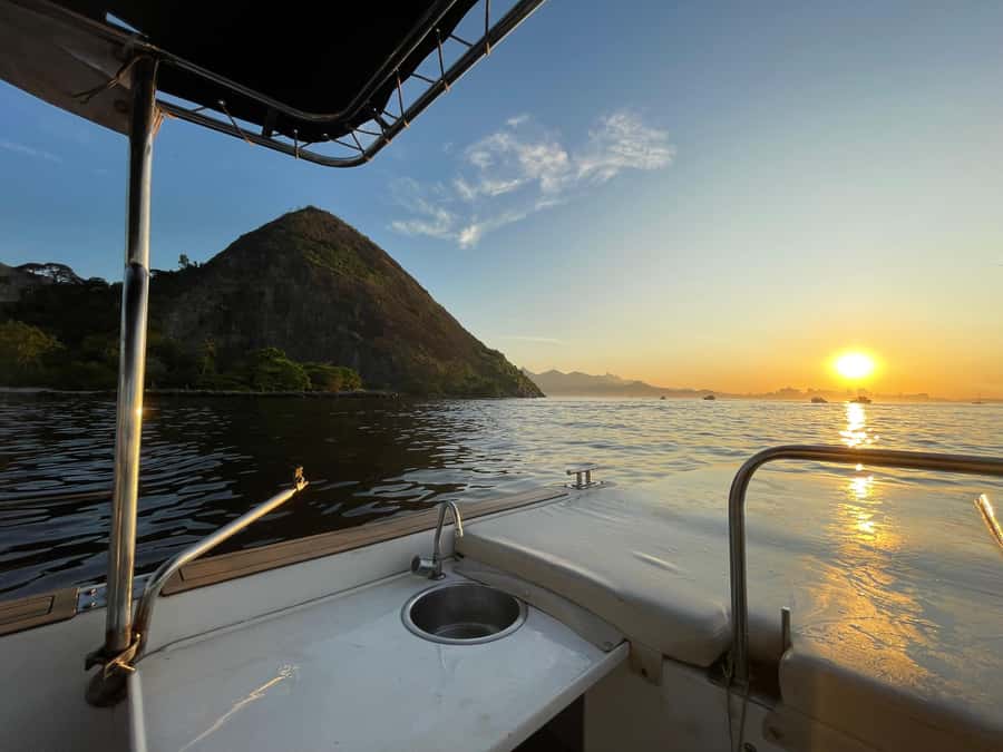From Rio de Janeiro: Private Speedboat Tour - Timing and weather: why you should plan flexibility