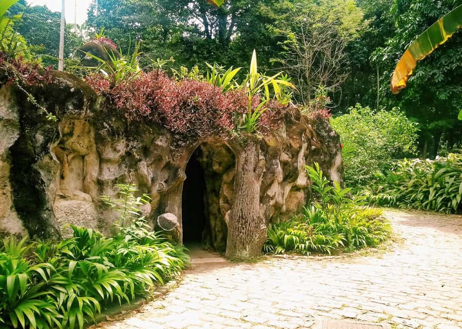 Green Rio: Guided Tour of Botanical Garden and Lage Park - Parque Lage: English-Style Gardens, Grottos, and Art in the Mansion