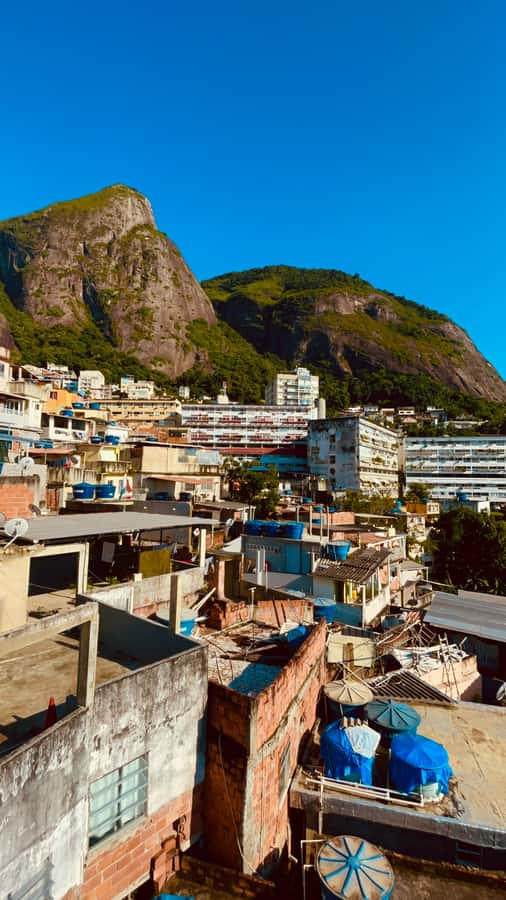 Hike Dois Irmãos + Vidigal Favela Experience - Who should book this Dois Irmãos + Vidigal combo
