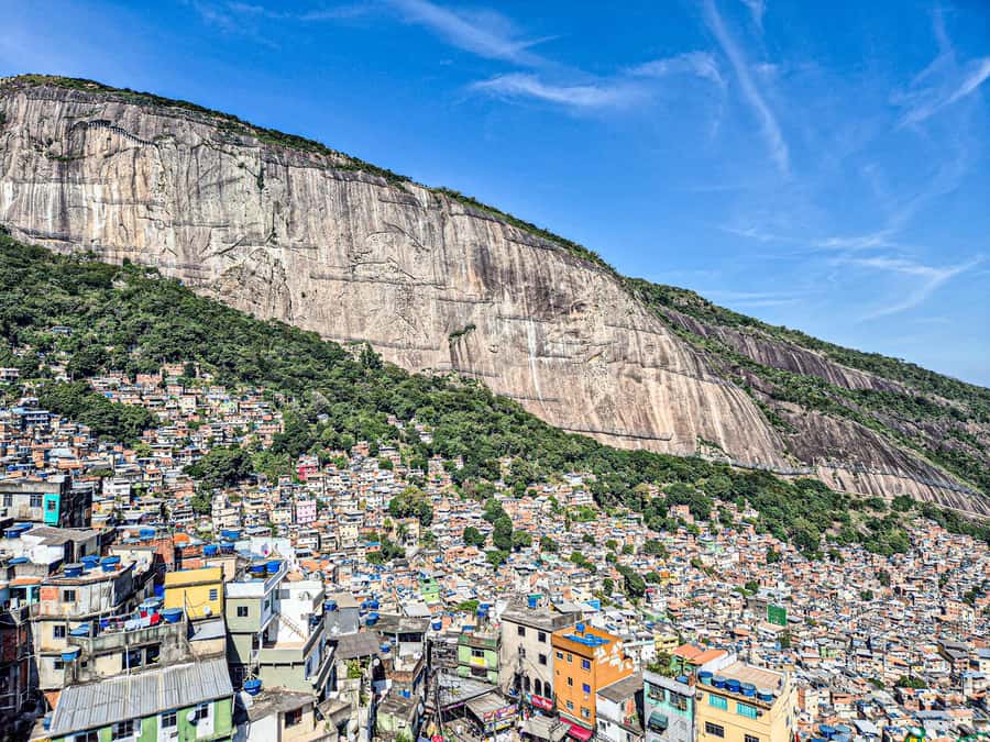 Jeep'n'Culture: Rocinha Favela and Tijuca Rainforest Tour - Rocinha by day: Estrada da Gávea drive, Club Bar views, and a history talk