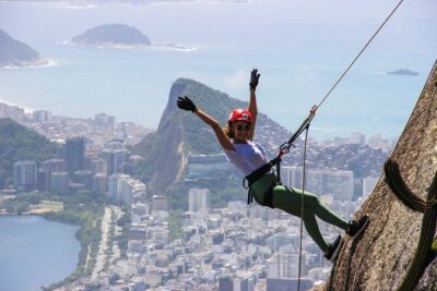 Morro Dois Irmãos Hikking + Vidigal Favela Tour - The viewpoint break: timing your photos and your breathing