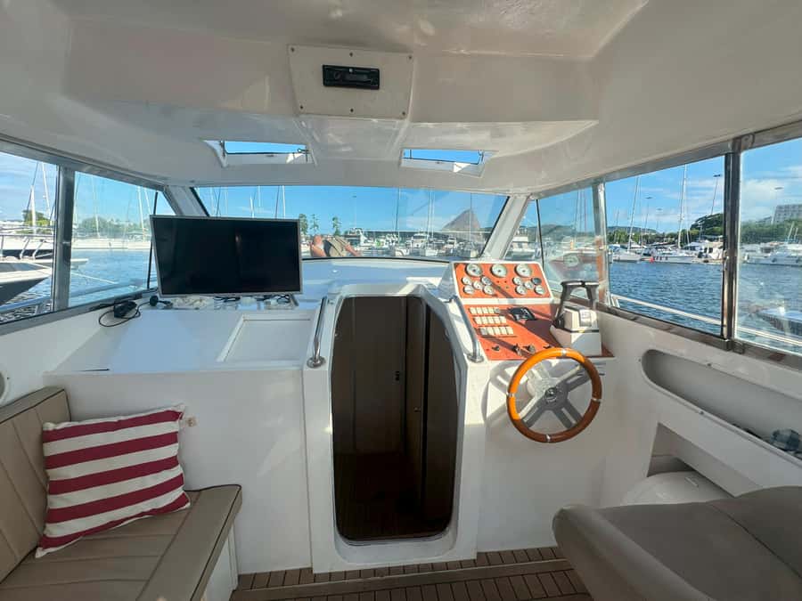 Private speedboat tour in Rio de Janeiro - The onboard comfort details that make a real difference