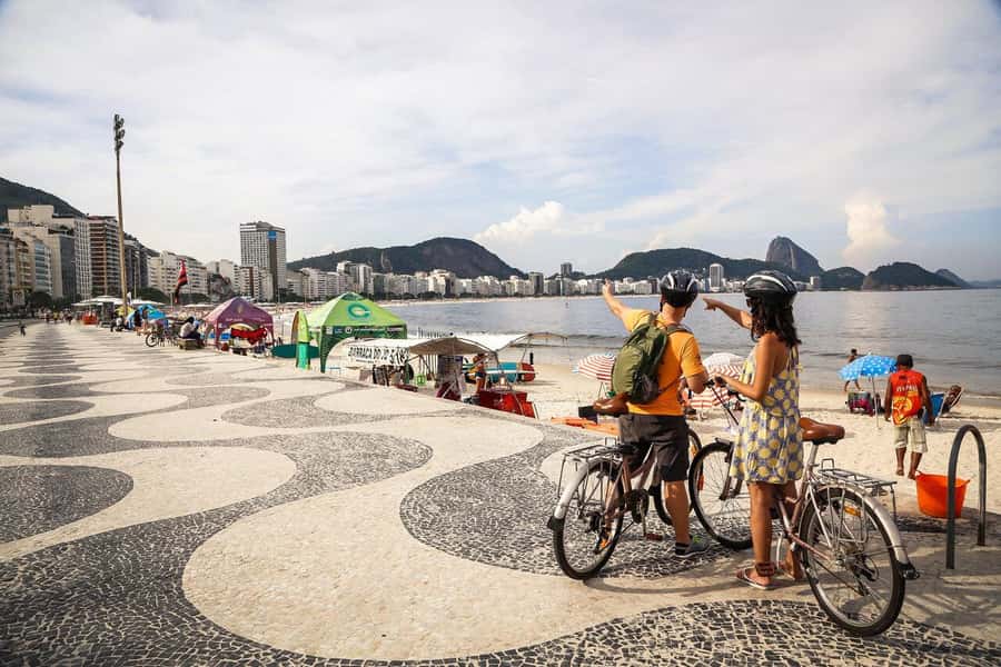 Rio Bike Tour – Discover the Beaches and Lagoon - Rodrigo de Freitas Lagoon: Rio’s urban shoreline on wheels