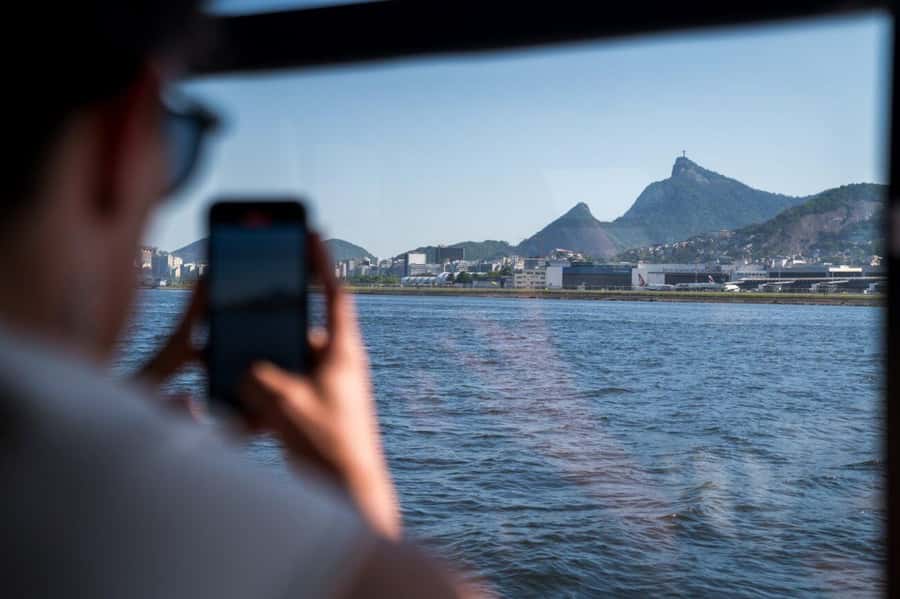 Rio: Boat Tour of Guanabara Bay - Oscar Niemeyer’s MAC in Niterói: a signature architecture moment