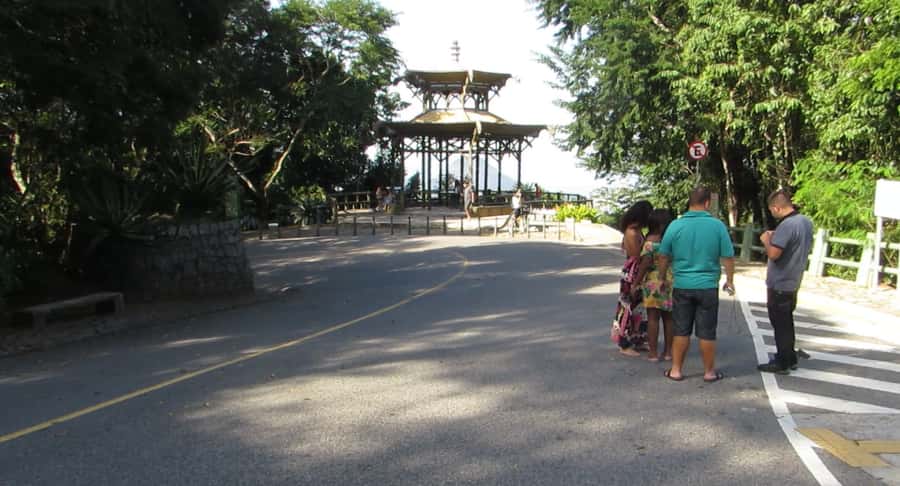 Rio: Botanical Garden, Tijuca Forest, and Parque Lage Tour - Parque Lage and the mansion at Christ’s feet: your photo stop payoff