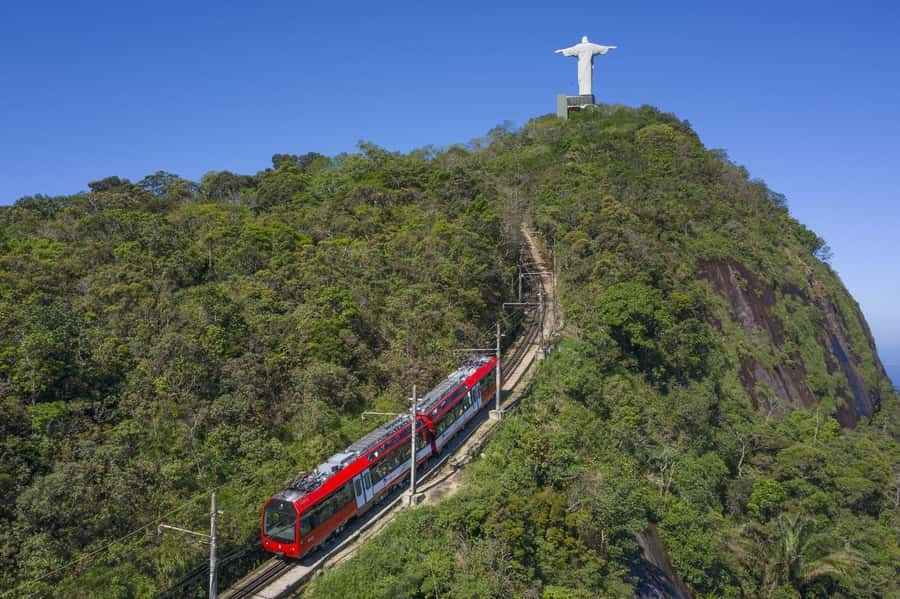 Rio: Cristo Redentor, Pão de Açúcar , almoço em churrascaria - Cristo Redentor on Corcovado Hill: The Panoramic Payoff