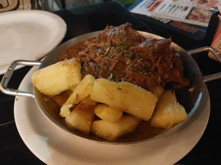 Rio de Janeiro: Barra da Tijuca Walk & Food Tour with Drinks - Meeting by the Kiosk With Célia: Your First 10 Minutes