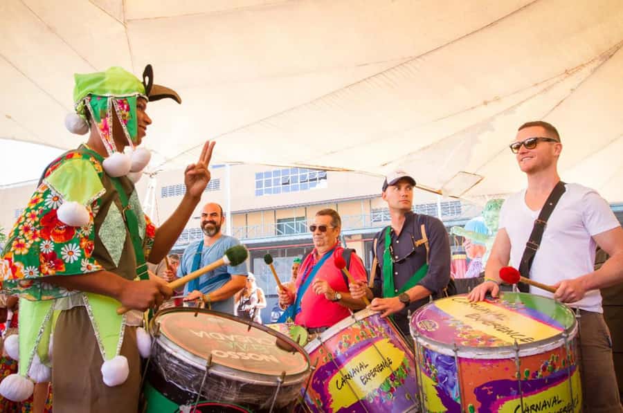 Rio de Janeiro: Carnaval Backstage Tour and Samba Class - Trying On the Costumes: Photo Memories With a Hands-On Twist