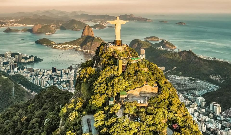 Rio de Janeiro: City Sightseeing Full Day Tour - Sambadrome Marques de Sapucaí: Carnival energy, even without a parade