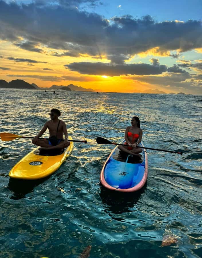 Rio de Janeiro: Copacabana Sunrise Stand Up Paddleboard Tour - What to bring for a sunrise SUP (and why layers help)