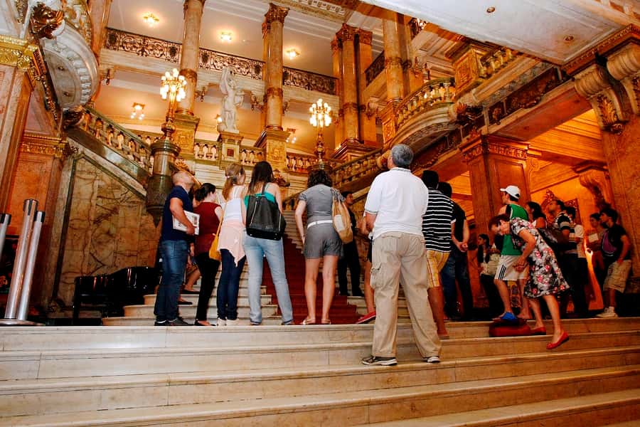 Rio de Janeiro: Downtown Walking Tour - Meeting point and real timing in the Centro crush