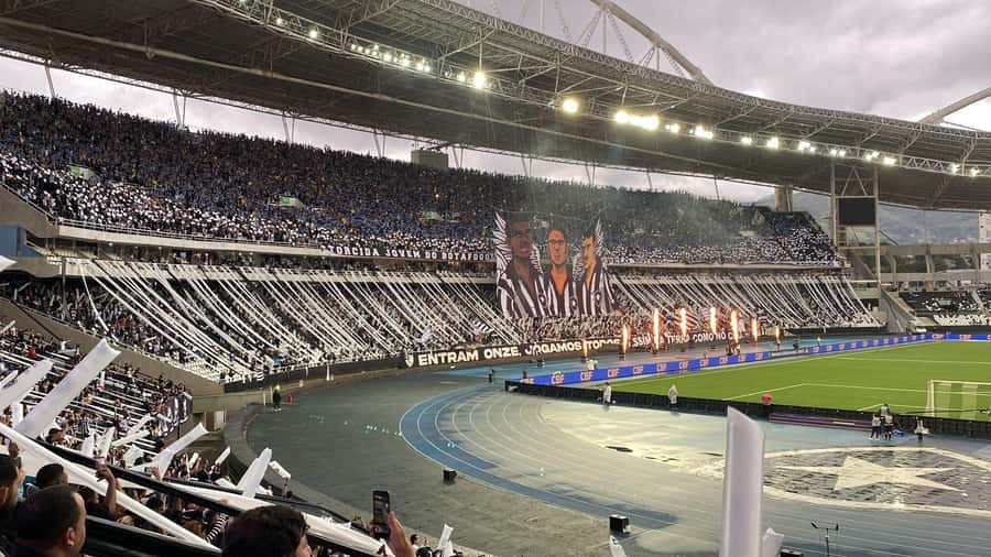 Rio de Janeiro: Enjoy a Botafogo soccer game with Locals - Your Botafogo seats: long side high viewing with local context