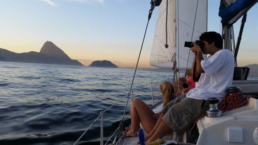 Rio de Janeiro: Guanabara Bay Sunset Sailing Tour & Drinks - Why sunset on Guanabara Bay feels special