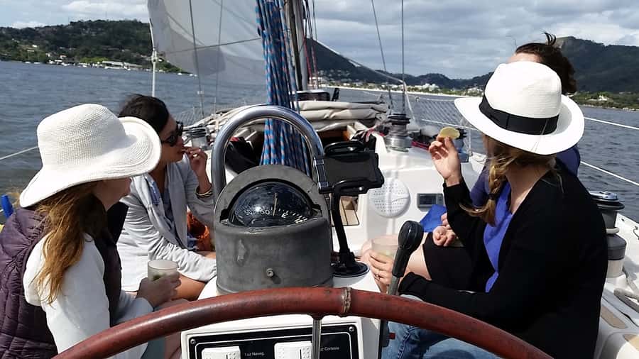 Rio de Janeiro: Guanabara Bay Sunset Sailing Tour & Drinks - Price and value: what $70 buys you on the water