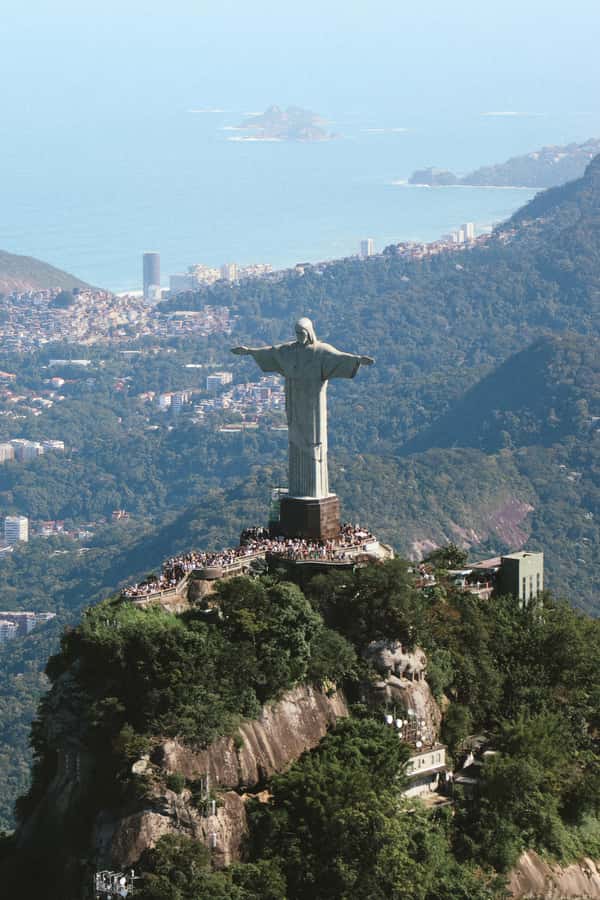 Rio de Janeiro: Helicopter Tour with an unforgettable view - Lagoa Rodrigo de Freitas: where Rio turns green and still
