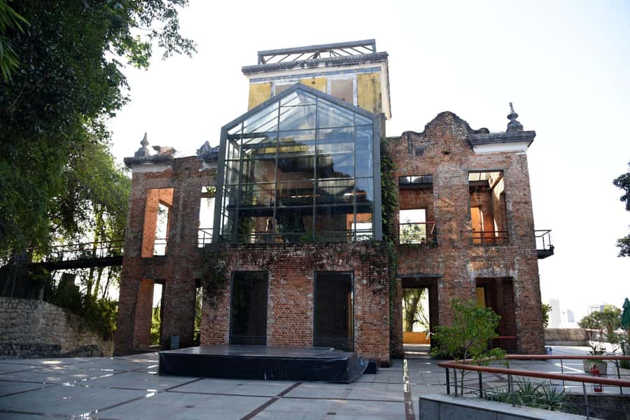 Rio de Janeiro: Lapa and Santa Teresa with Tram Ride - Centro to Santa Teresa: Arcos da Lapa and the route you can’t fake