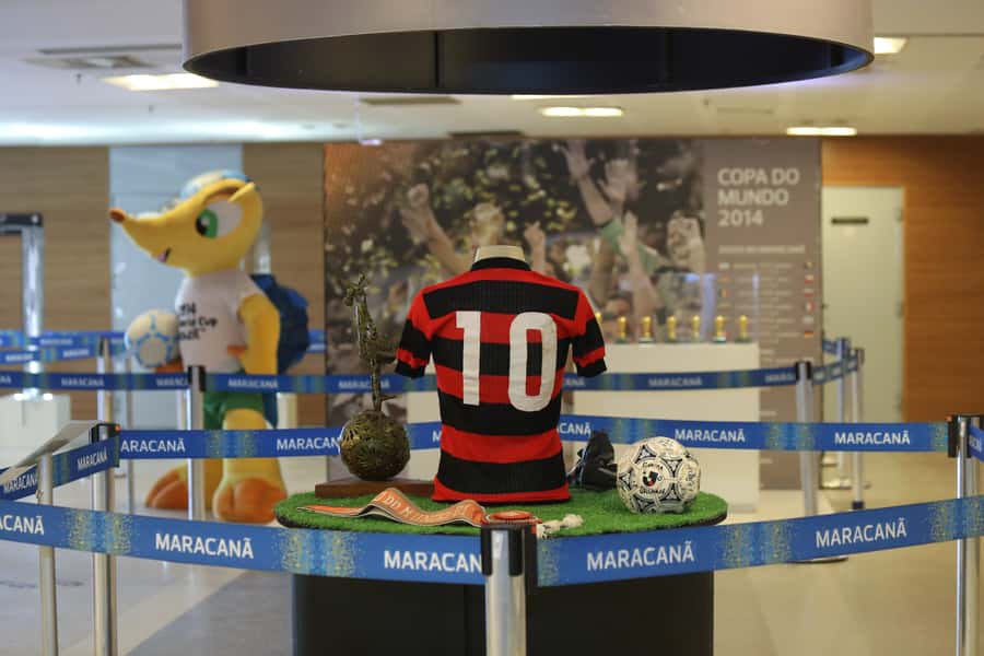 Rio de Janeiro: Maracanã & Flamengo Football Tour - Tour of Gávea near Lagoa Rodrigo de Freitas: club zones, sports facilities, and a water-park stop