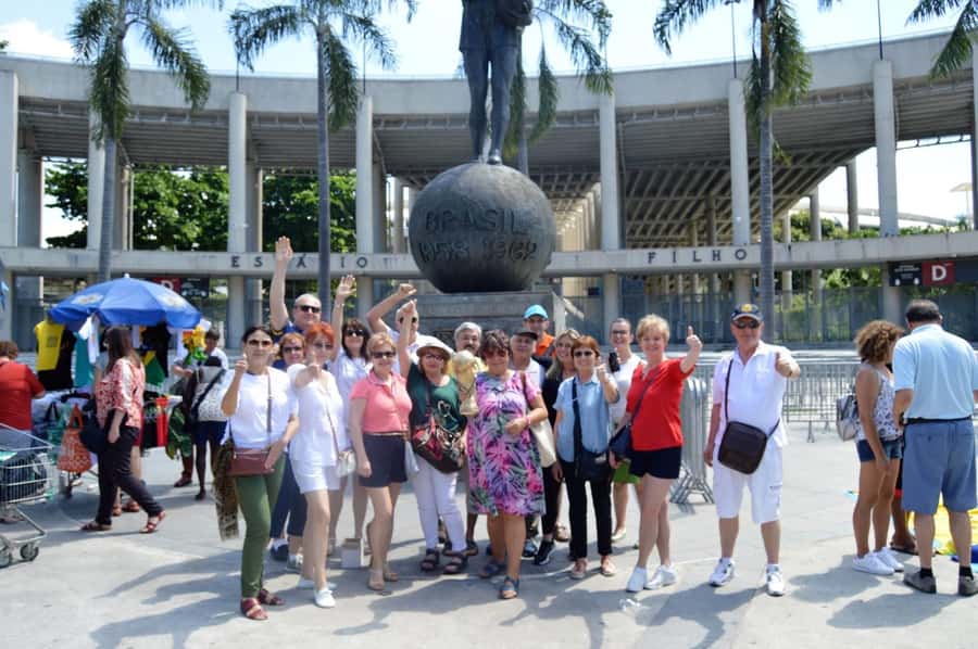 Rio de Janeiro: Rio's Icons Guided Tour with Tickets & Lunch - Christ the Redeemer: Go for the Views, Stay for the Context