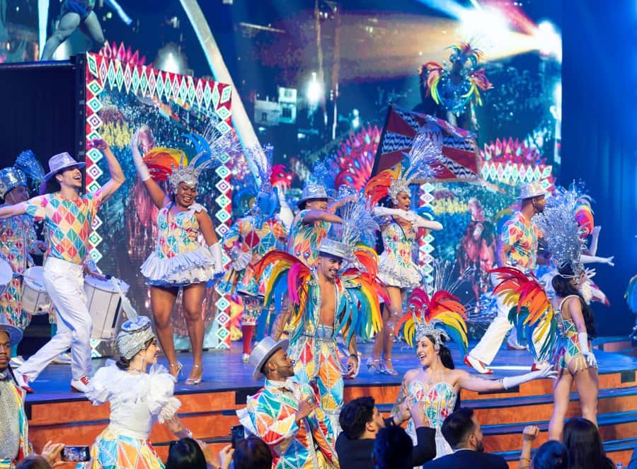 Rio de Janeiro: Roxy Dinner Show with Hotel Pickup - Dinner with Chef Danilo Parah: start with Brazilian flavor and live Bossa Nova
