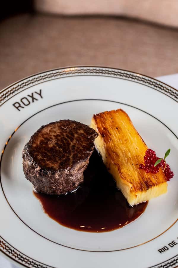 Rio de Janeiro: Roxy Dinner Show with Hotel Pickup - Hotel pickup and the 4-hour flow (what happens when)