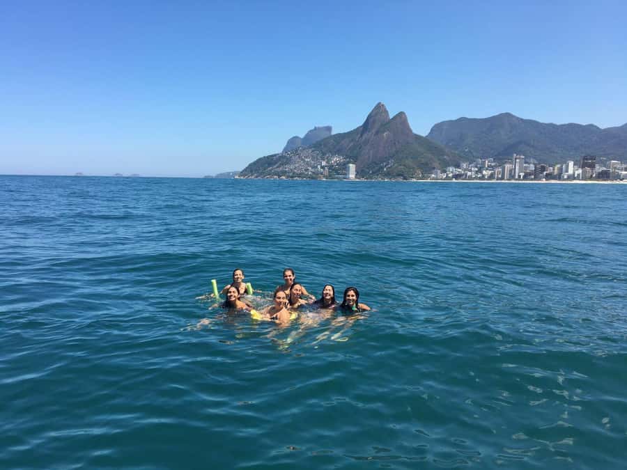 Rio de Janeiro: SpeedBoat Tour - Beach Tour with Beer - Fiscal Island and Santos Dumont Airport: landmark spotting at high speed