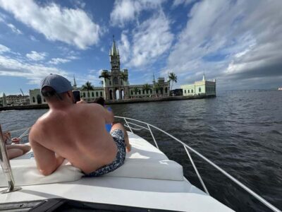 Rio de Janeiro: Speedboat Tour with Snacks and Drinks - Museum of Tomorrow: a 15-minute photo stop that makes sense