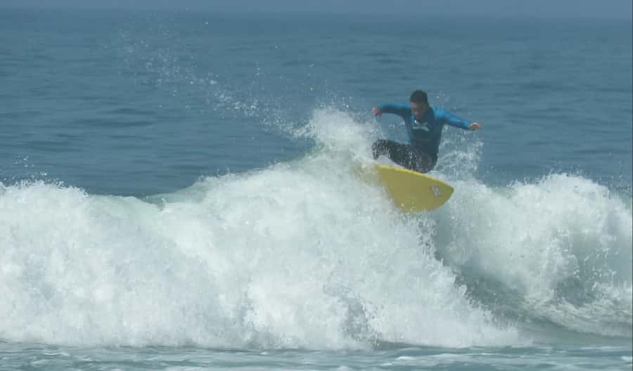 Rio de Janeiro: Surflessons and surfcoach. - How the Cades surfcoach session runs (warm-up to video review)