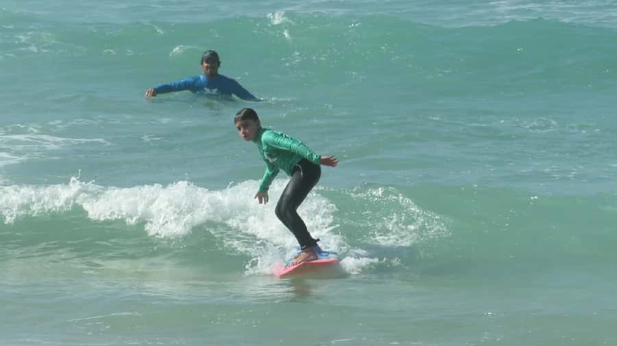Rio de Janeiro: Surflessons and surfcoach. - Cades headquarters: the part that makes your lesson easier