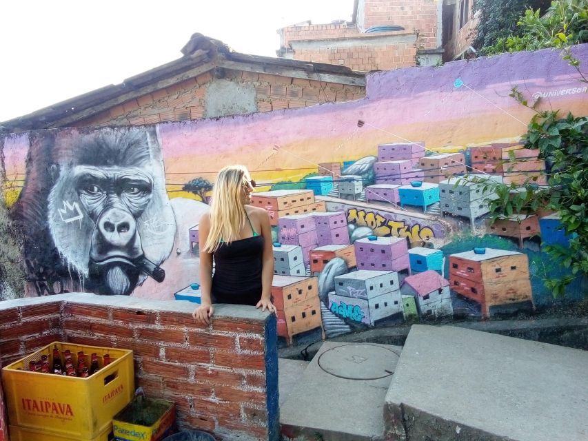 Rio de Janeiro: the biggest favela tour in Rio, lest go! - The art gallery stop: painting, kids, and a local teaching focus