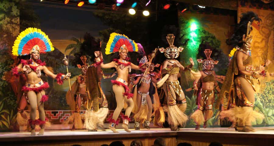 Rio: Ginga Tropical Folkloric Show & Optional Dinner - Meeting at Centro Cultural Veneza and How Transfers Keep You On Track
