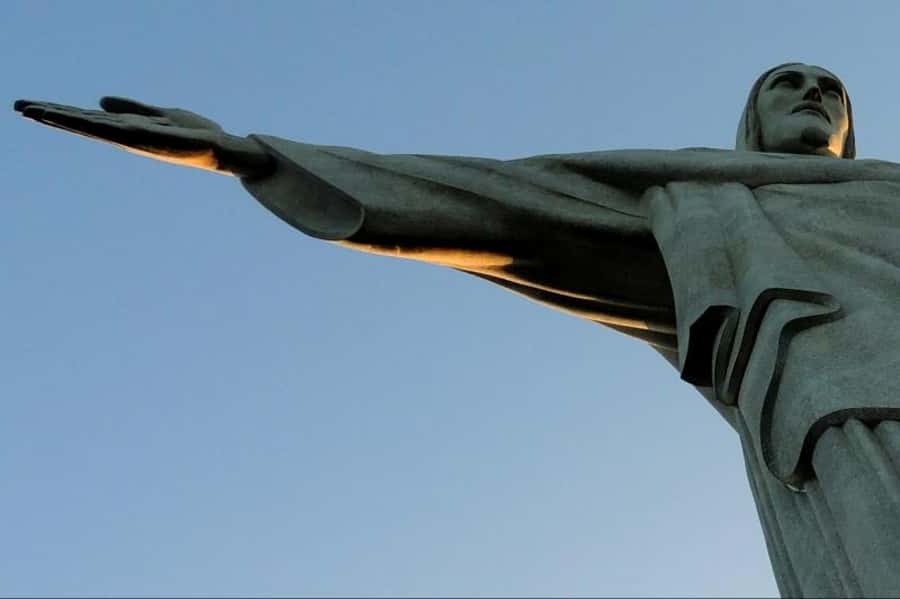 Rio: Maracanã Stadium & Christ the Redeemer by Rack Railway - GPS audio and live guiding: why the commentary matters