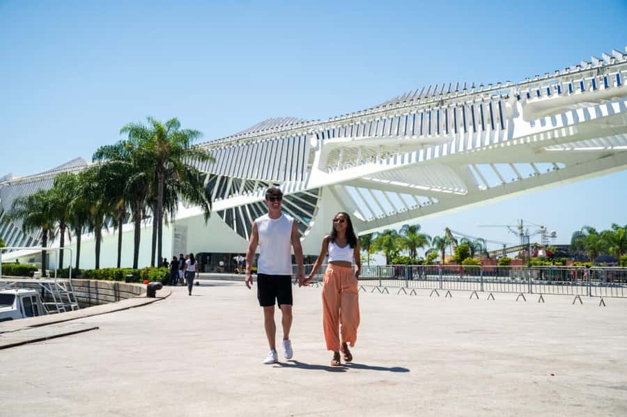 Rio: Olympic Boulevard, AquaRio and Museum of Tomorrow Tour - The 4-hour schedule and the walking factor on Olympic Boulevard
