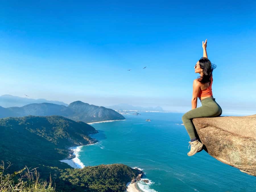 Rio: Pedra do Telégrafo Hiking & Relax in a Wild Beach - Pedra do Telégrafo cliff photos that feel like freefall