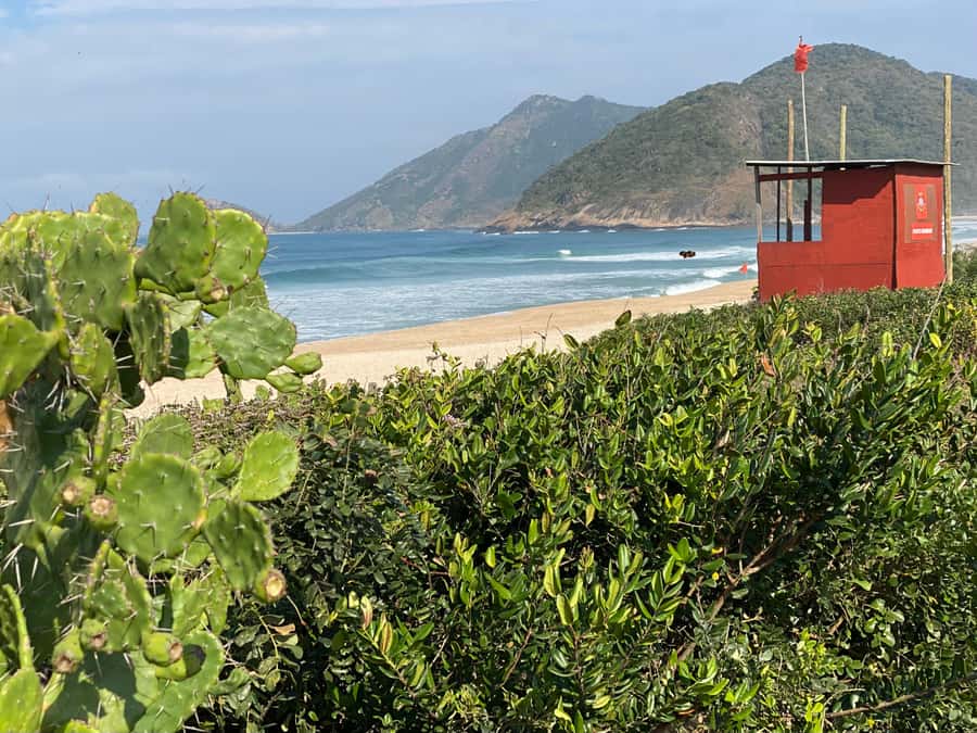 Rio: Pedra do Telégrafo Hiking & Relax in a Wild Beach - What to pack for a medium hike plus beach time