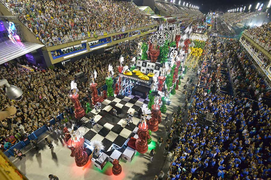 Rio: Premium Carnival Seating with Food, Drinks, & Transfers - Private DJ performances and live shows: how the box entertainment fits the parade