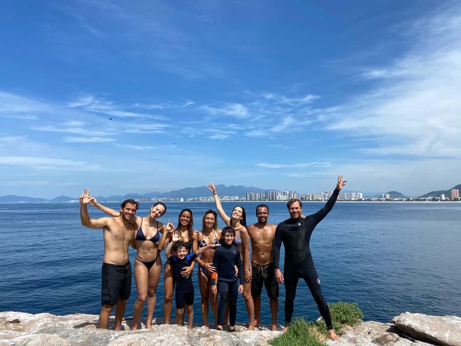 Rio: Snorkel & Swim with Turtles Tour at Tijuca Islands - Island breaks and the photo window: Pedra da Gávea and Dois Irmãos
