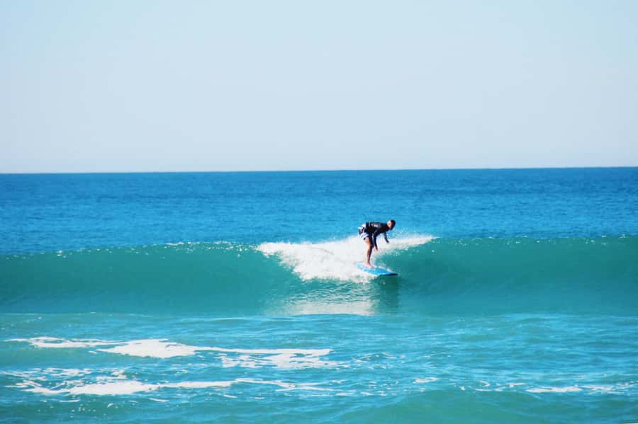 Rio Surf Experience - Instructors: trilingual coaching, 15+ years, and real attention