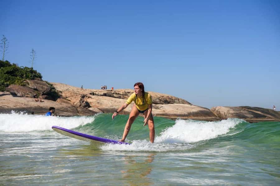 Surf lessons: in Arpoador in Ipanema. - Finding the yellow tent: meeting point and what happens first